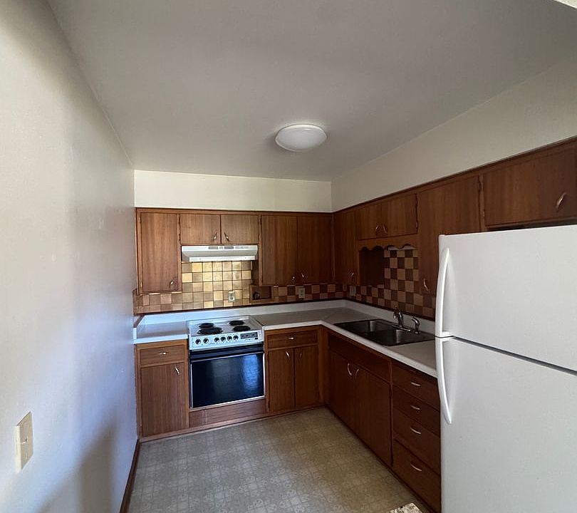 2nd image of 4100 Grand Ave #3E
