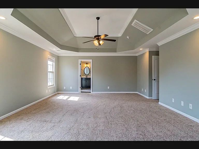 947 Smoots Dr — Photo 5