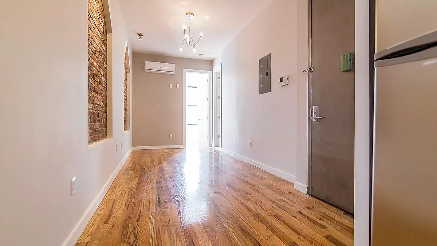 381 South Third Street — Photo 4