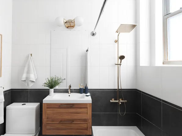 380 Riverside Drive image 14 of 17