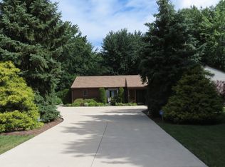 8345 Bellflower Rd, Mentor, OH 44060