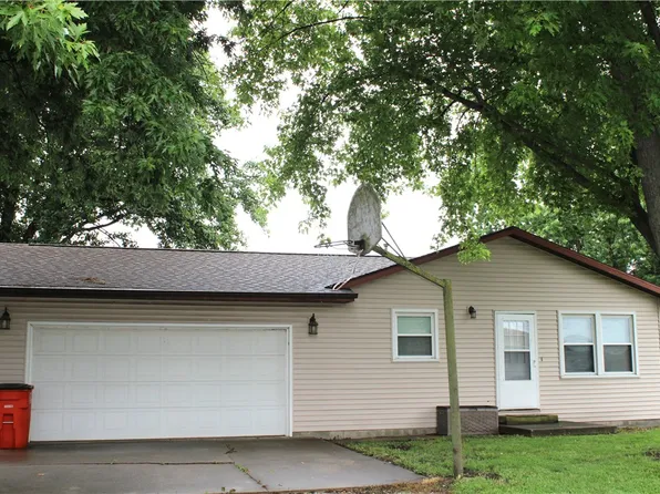 1285 N Circle Park Dr, Shelbyville, IL 62565