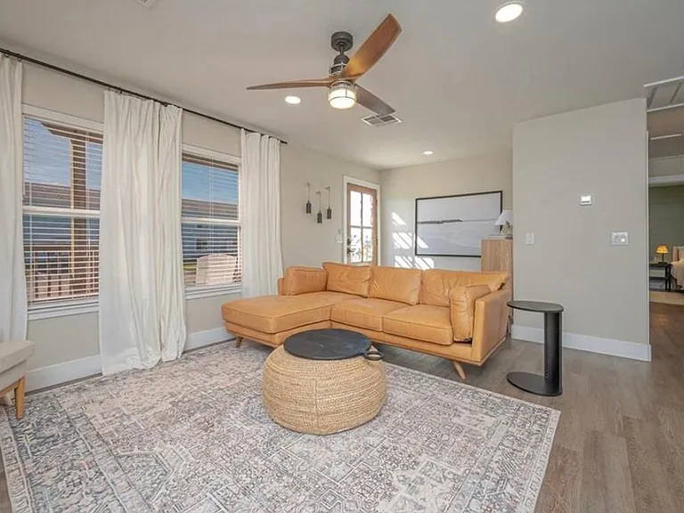 7 Lauderdale Dr — Photo 14