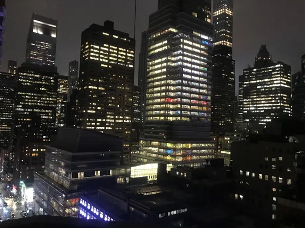 200 East 61st Street image 3 of 16