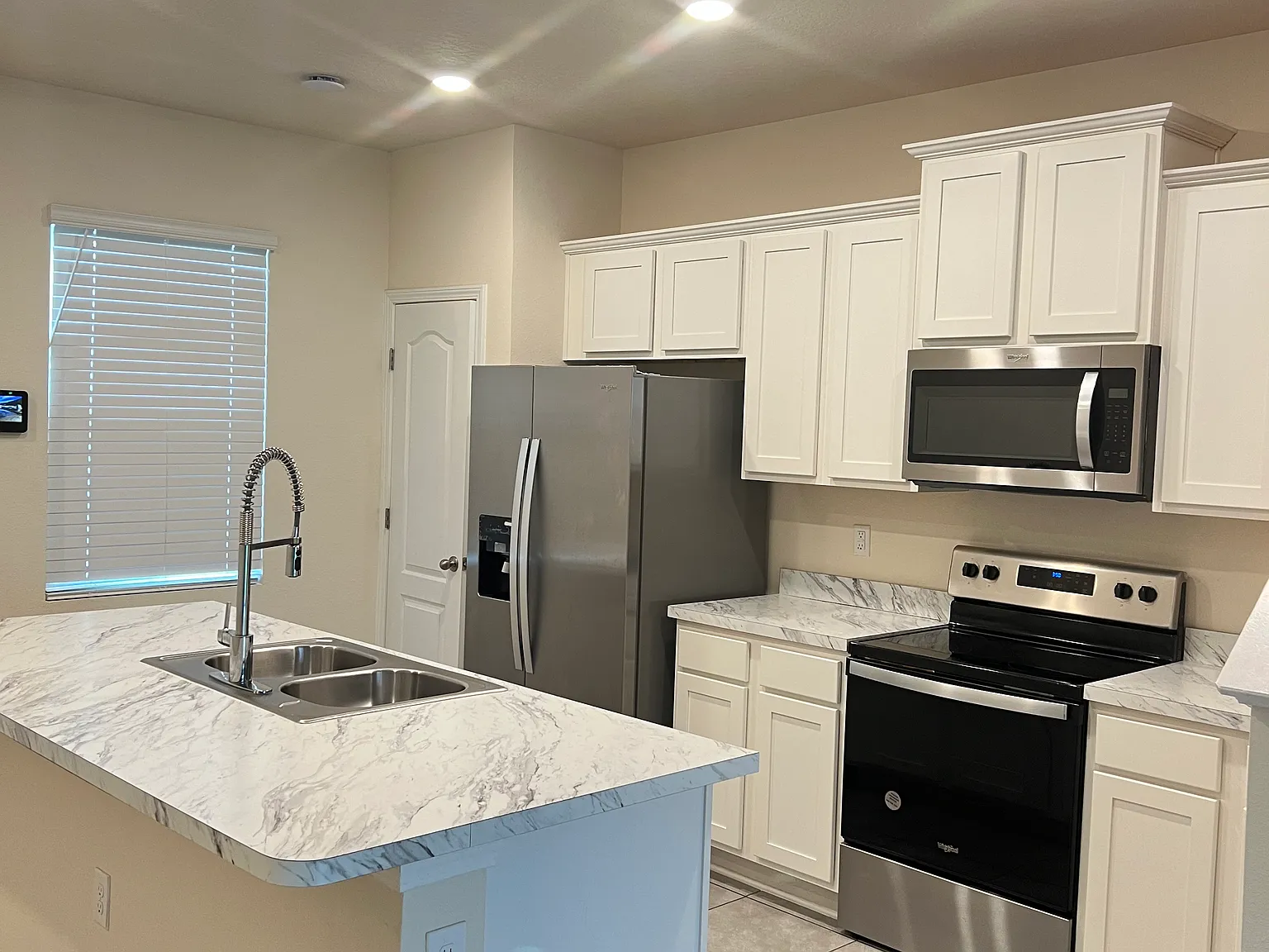 2 bed, 2.5 bath, 1109 sqft, $1,650 — Photo 4