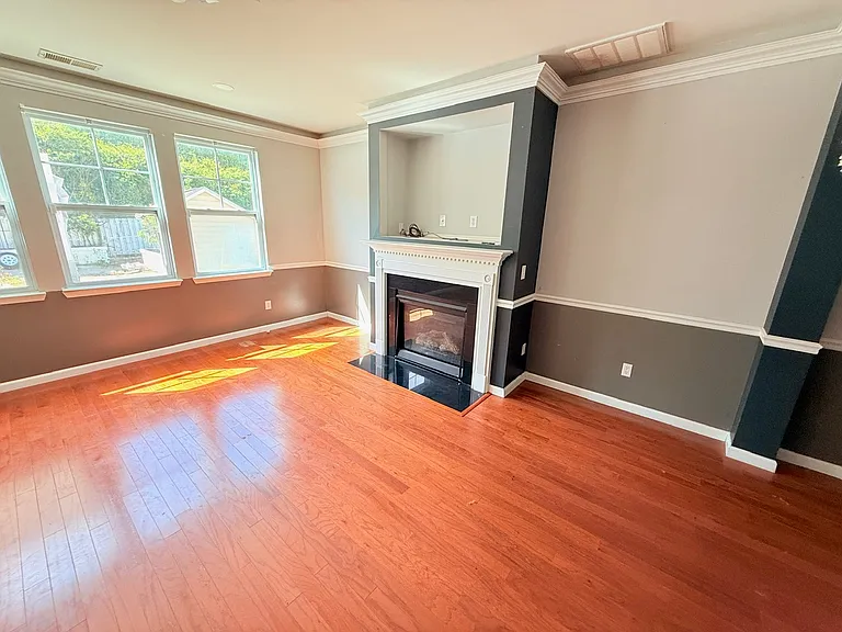 915 Oglethorpe Dr — Photo 17