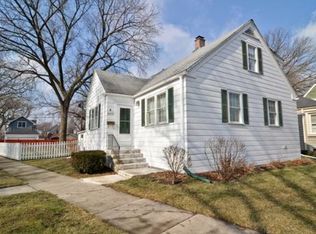 2402 Ridgeway Ave, Evanston, IL 60201