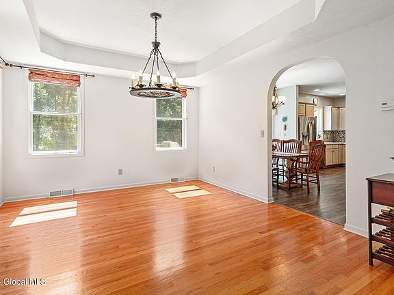 5th image of 618 Vanderlyn Lane