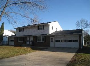 1784 Susan Ln, Green Bay, WI 54303