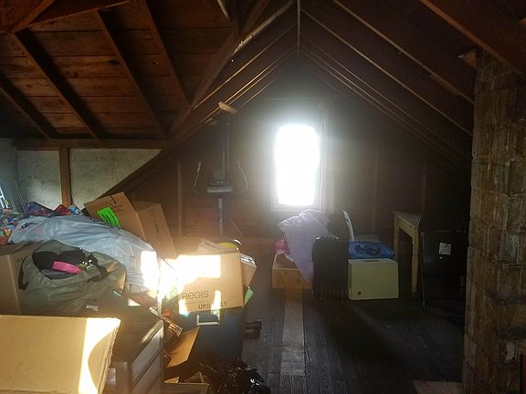 4th image of 3342 Lincoln Ave