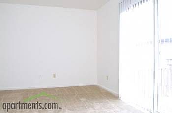 5th image of 709 Sea Oaks Ct APT 101