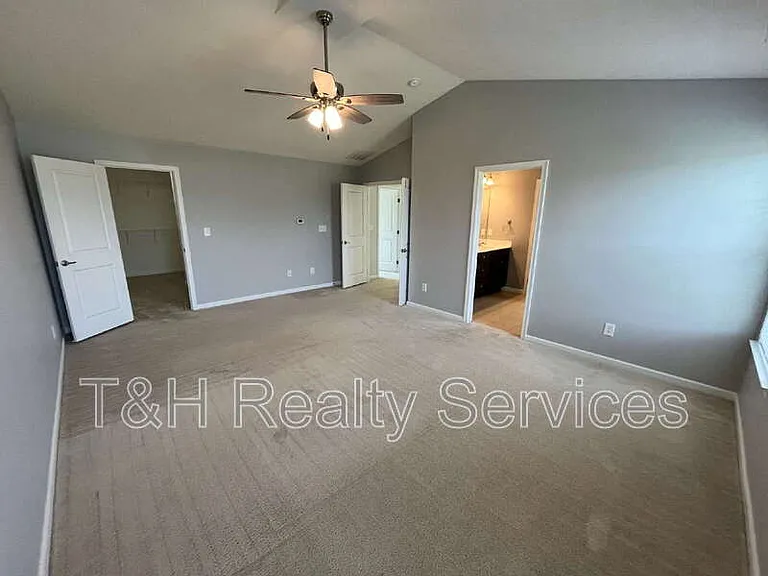 11423 Mears Dr — Photo 6