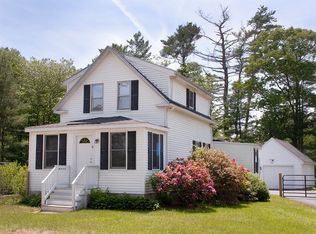 61 Rochester Rd, Carver, MA 02330
