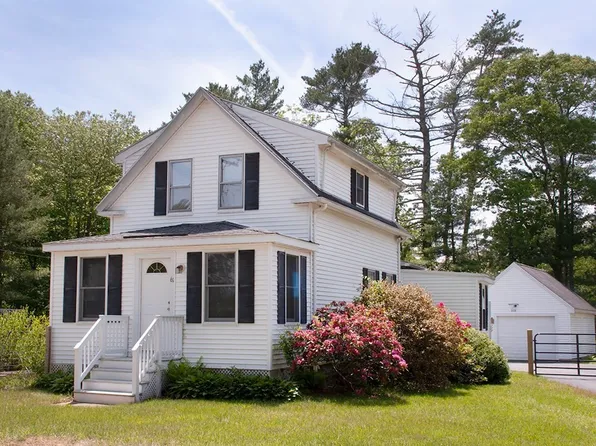 61 Rochester Rd, Carver, MA 02330