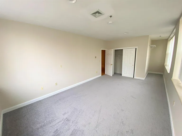 15 Pearl St #6 — Photo 5