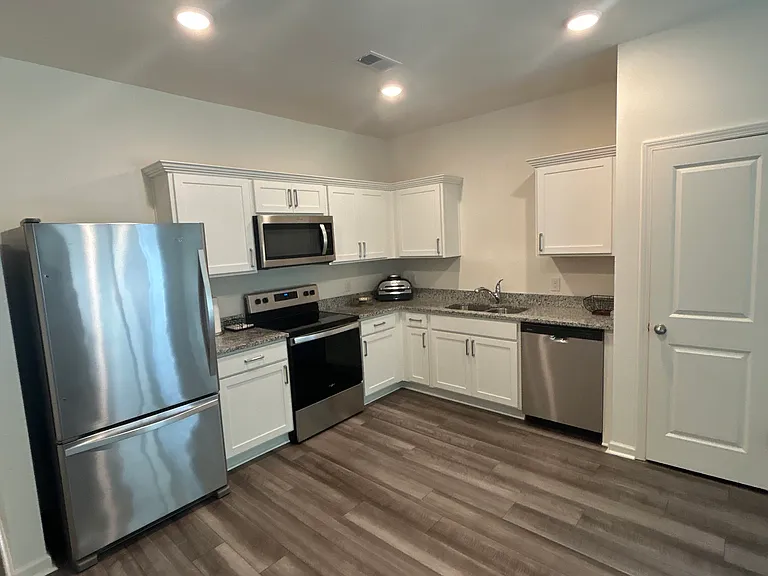 204 Trumpet Vine Dr — Photo 5