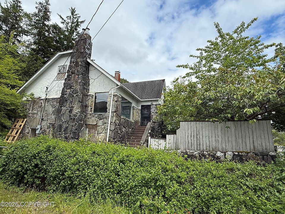 1st image of 2408 2nd Ave