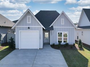 41 Bottle Way, Auburn, AL 36830