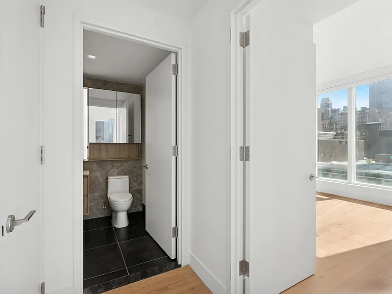 312 W 43rd St #11F — Photo 12