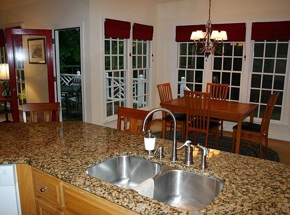 Kitchen and Breakfast Area