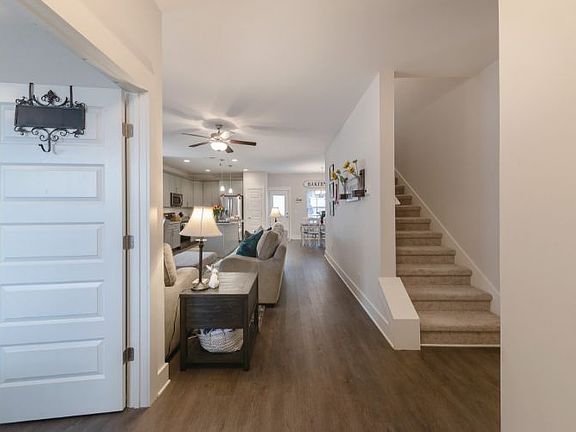 4th image of 526 Charity Ln