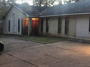 2323 Castle Hill Dr, Jackson, MS 39204