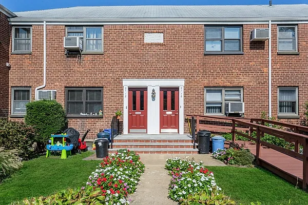 Sold by Douglas Elliman | media 19