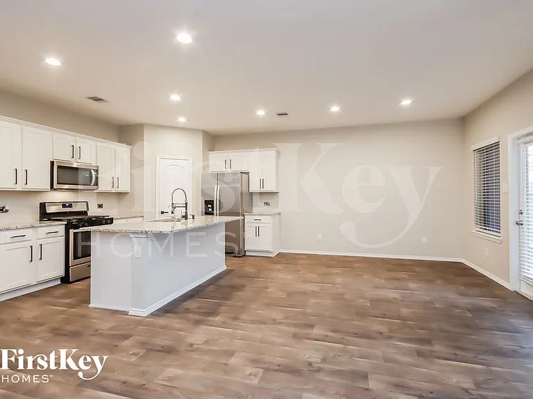 5909 Warm Bungalow Ln — Photo 5