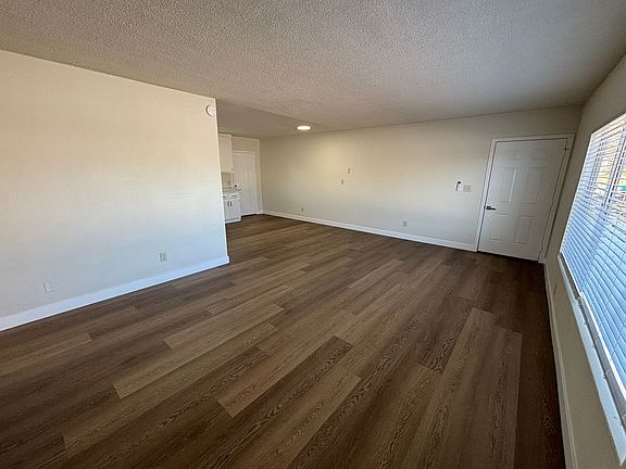 5th image of 24338 Eucalyptus Ave