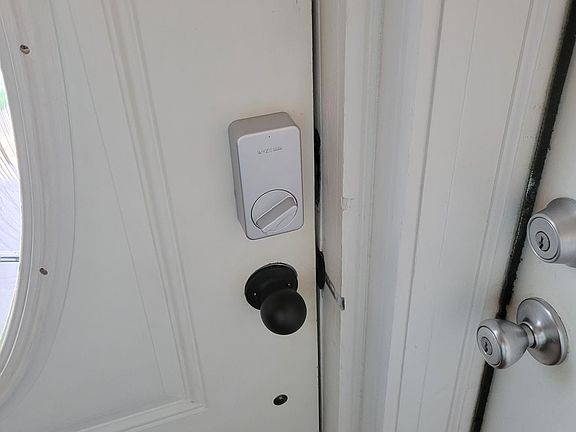 4th image of 4102 N Claremont Ave #1