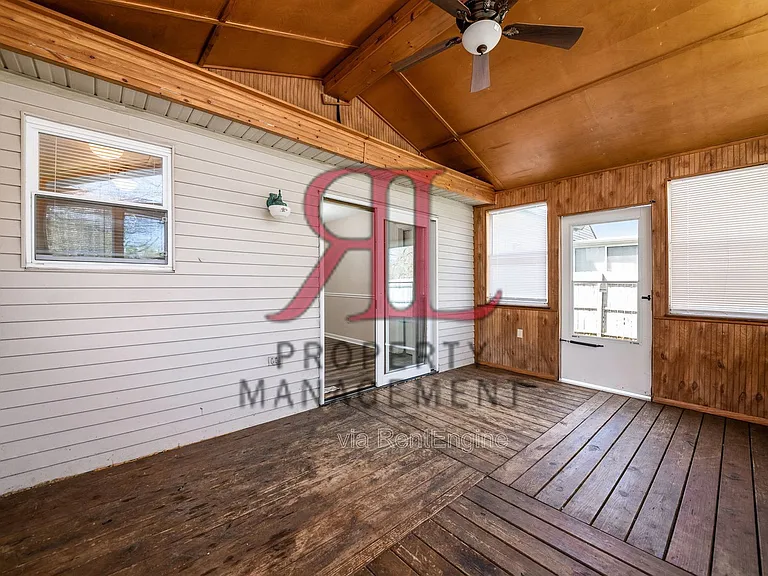 4922 Dunlap Rd — Photo 24