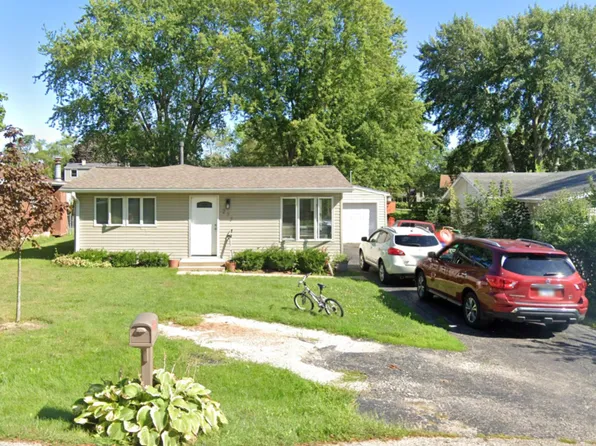271 Bridgewood Dr, Antioch, IL 60002