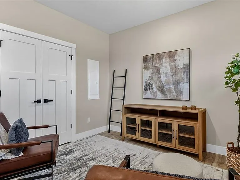 1468-1521 Planert Pl — Photo 18