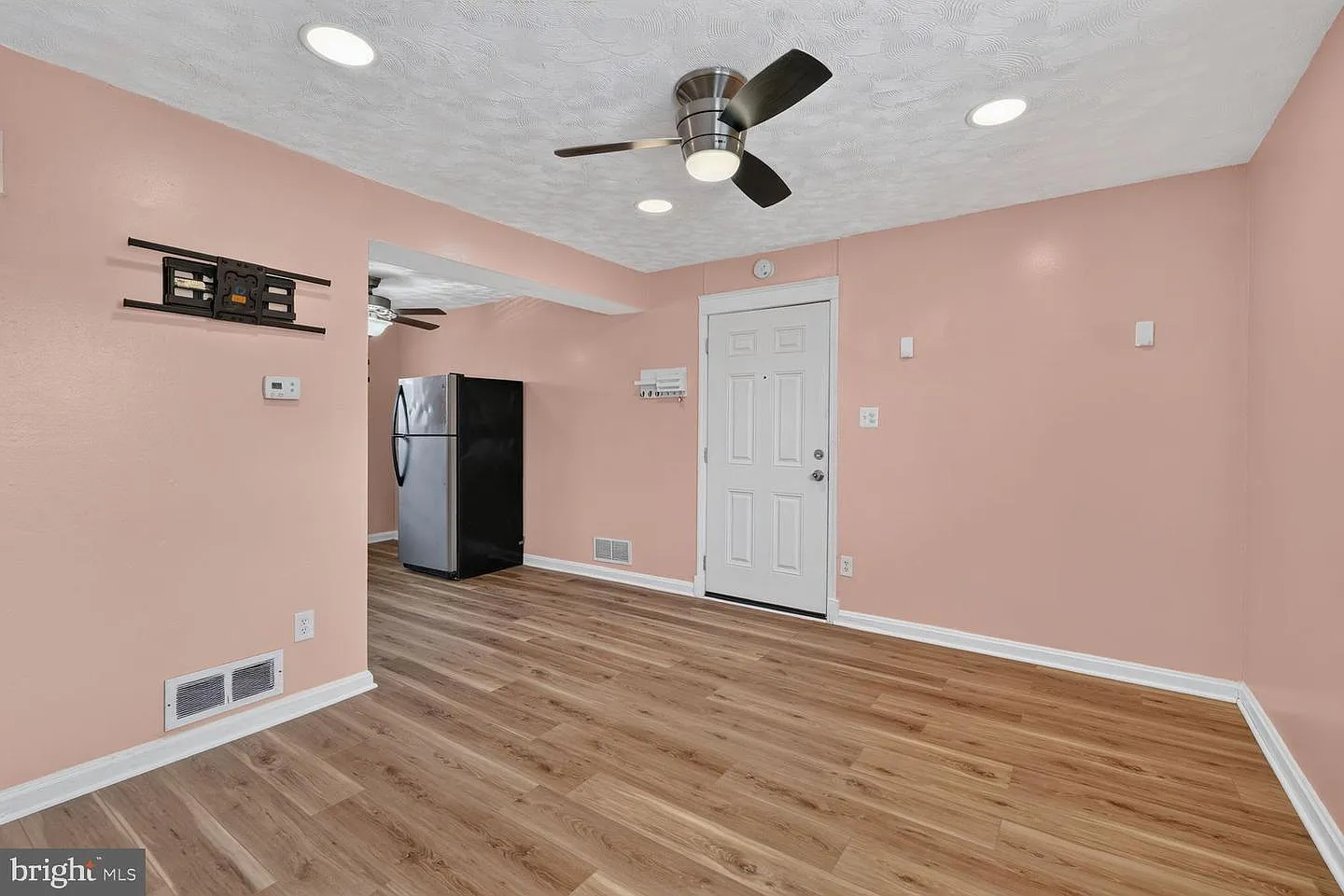 2 bed, 768 sqft, $1,850 — Photo 4
