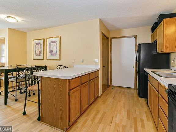 5th image of 14200 44th Pl N APT 5