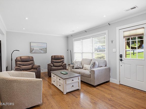 4th image of 1416 Audena Ln