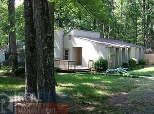 6593 Woodmere Dr, Walkertown, NC 27051