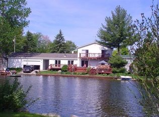 2220 Wiggen Ln, White Lake, MI