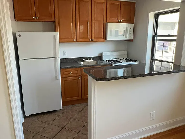 20-64 21st St #1C — Photo 1