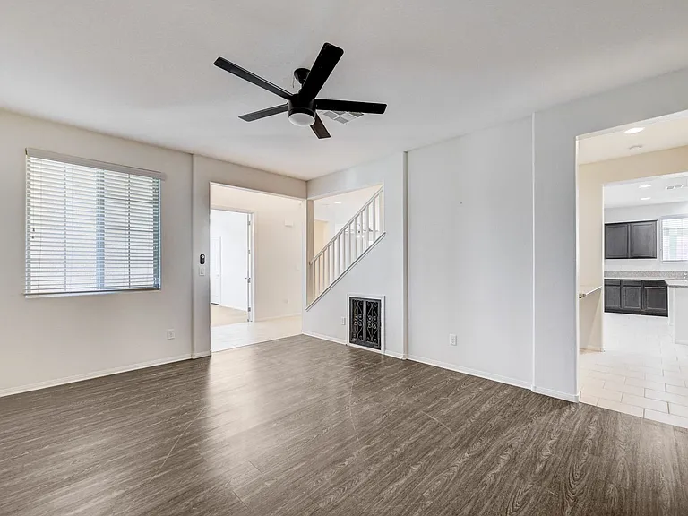 6637 Cliff Shore Ct — Photo 22