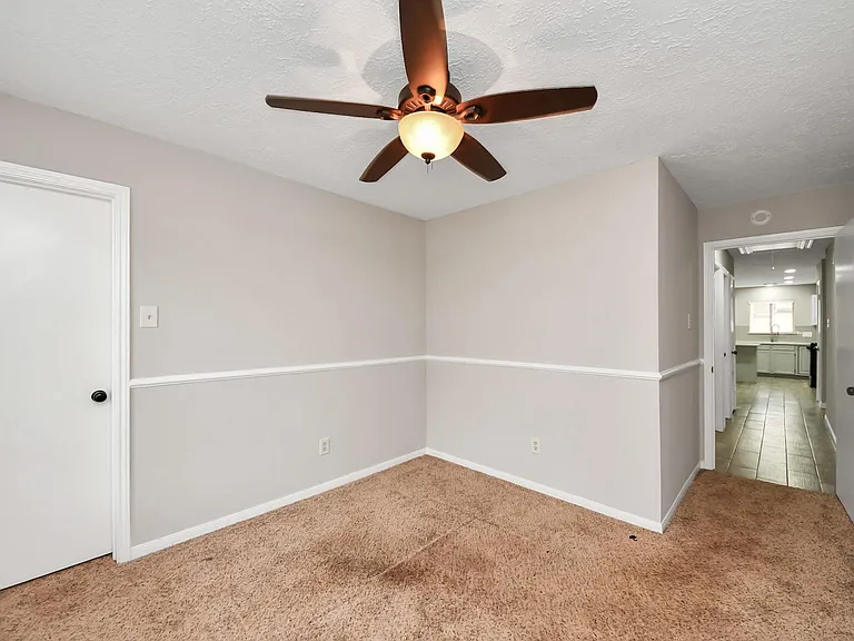 4915 Pecan Grove Dr — Photo 17