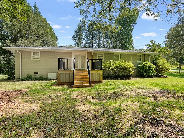 5501 Old Buncombe Rd — Photo 29