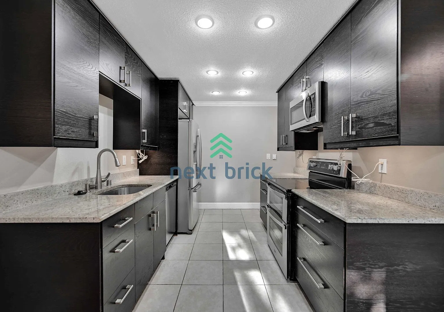 Beautiful home with 2 beds, 1 baths for rent Live in the Heart of Bellevue! — Photo 2