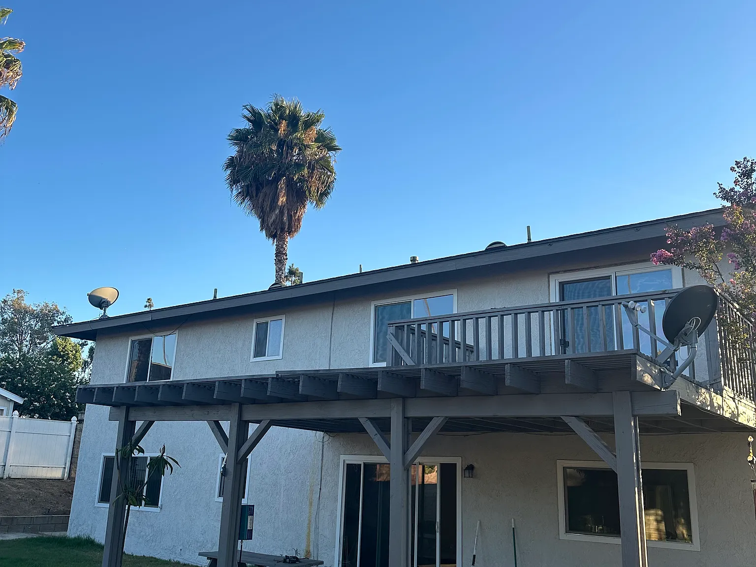 5 bed, 2320 sqft, $4,300 — Photo 4