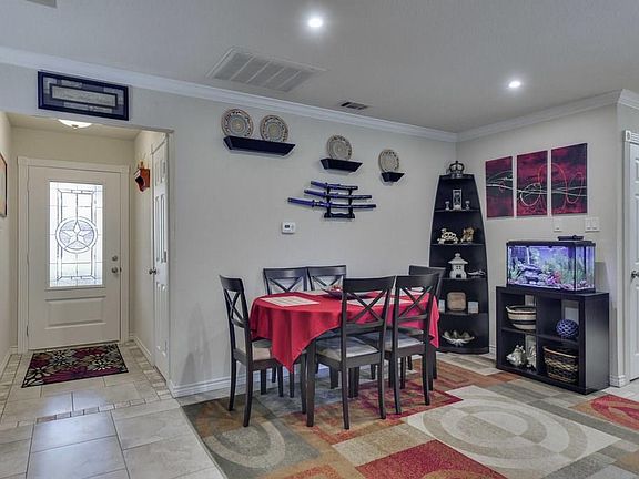 5th image of 121 Driftwood Ln