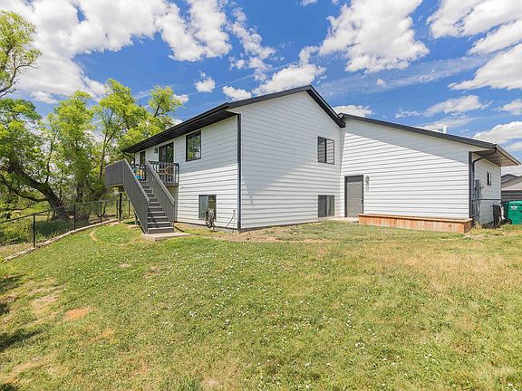 4th image of 657 Rachel Ln