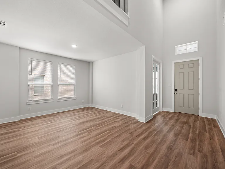 6506 Elaine Ct — Photo 6