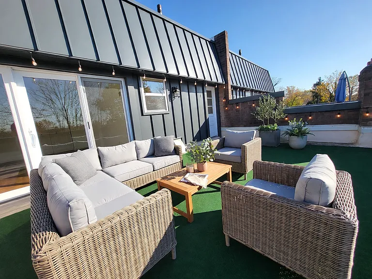 Spacious Roof Deck