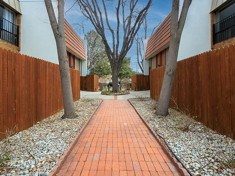 2835 S Locust St — Photo 30
