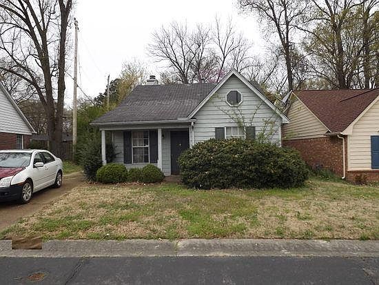 1st image of 805 Pecan Gardens Cir W